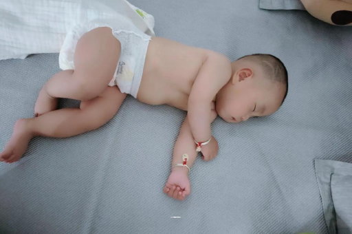 鄂州宝宝积食发烧怎么处理
